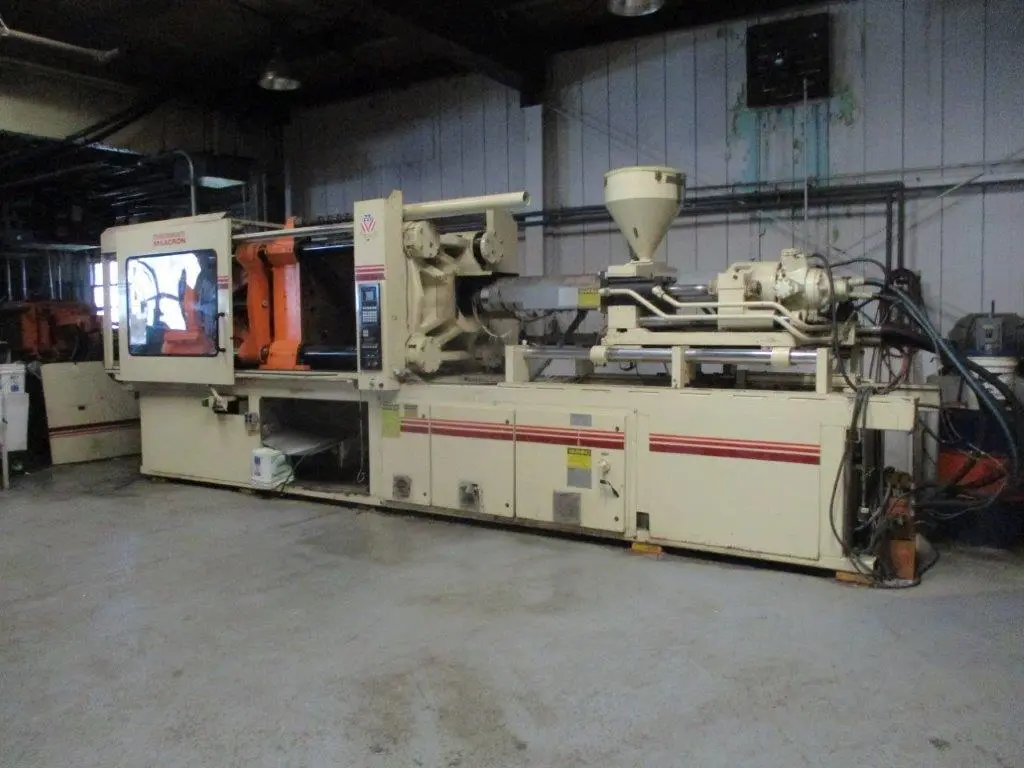 Cincinnati Milacron Injection Molding Machine